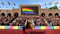 2000 menschen singen gegen homophobie