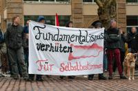 26.03.2010, Farbenfrohe und subversive Proteste gegen den jährlichen Aufmarsch der katholisch-fundamentalistischen Piusbrüder in der Freiburger Innenstadt.
