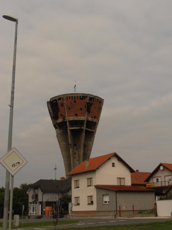 in der Gegend um Opatovac(HR) sind die Spuren des Jugoslavien-Krieges noch allgegenwärtig