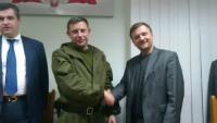Mit Alexander Sachartschenko (li.), Elektriker und 'Ministerpräsident' der selbstproklamierten 'Volksrepublik Donezk'
