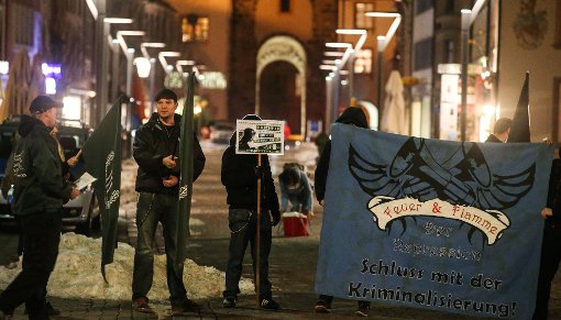 Villingen-Schwenningen: Rechtsradikale demonstrieren auf Marktplatz (7)