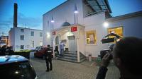 Der Kurden-Konflikt in der Türkei erreicht Deutschland: Angreifer haben versucht, in diese Moschee in Bielefeld einzudringen Foto: dpa