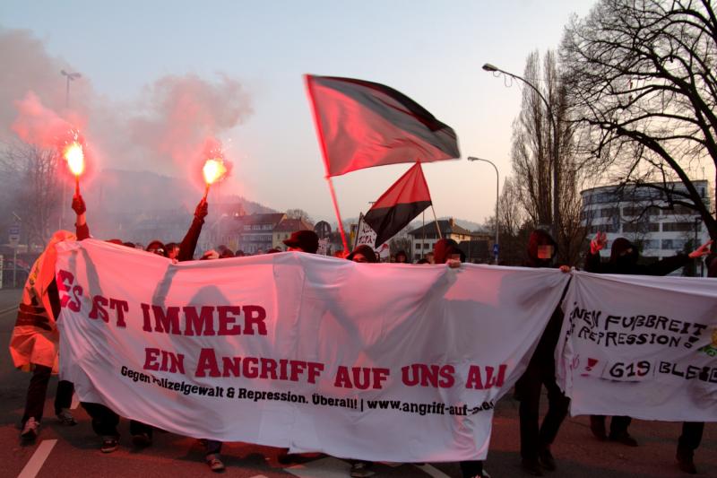 Bengalo auf der Kronenbrücke