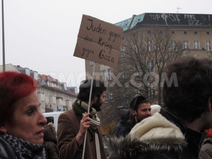 1353262774-berlin-demonstration-against-israels-airstrikes-in-gaza_1611142.jpg