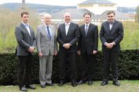 Die Bun­des­tags­kan­di­da­ten der NPD Saar (von links nach rechts): Frank Franz, Ger­hard Ambro­sius, Peter Marx, Peter Rich­ter und Niels Kandar. 