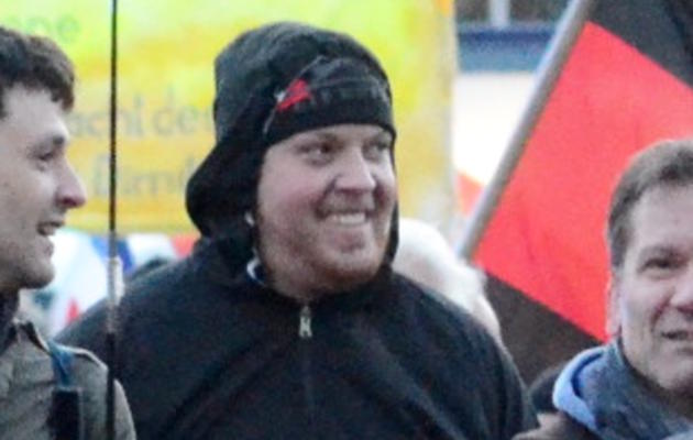 Thomas Kuhbach auf dem "Legida"-Aufmarsch am 30. März 2015. Foto: docu.media.