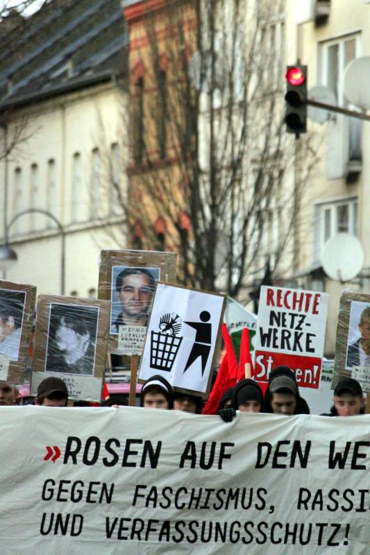 Köln: "Rosen auf den Weg gestreut" Demo