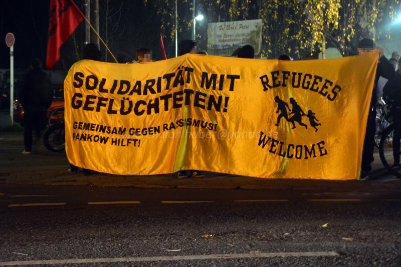 Gegendemo sammelt sich am Bahnhof