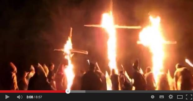 Ku-Klux-Klan-Mitglieder in den USA. Screenshot