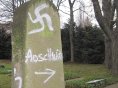 geschändete jüdische Gräber, Bochum, "Ausschwitz"