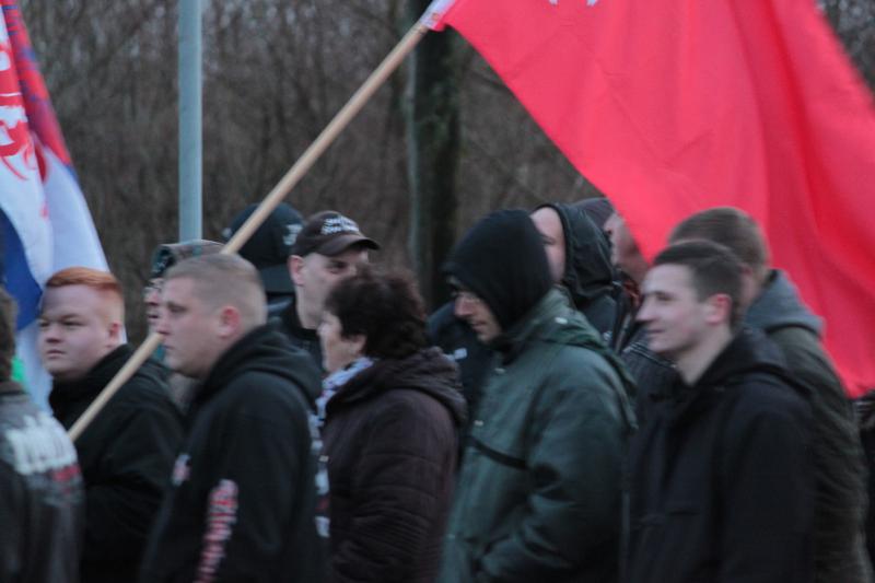 Franz Kotzott, NPD Landkreis Sömmerda links mit roter Fahne