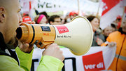 Tausende Gewerkschafter demonstrierten am Mittwoch auf dem Münchner OdeonsplatzFoto: Rene Ruprecht/dpa