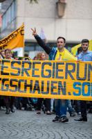 Demonstrationszug am St. Johanner Markt.