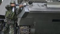 Panzer gegen Demonstranten: Die Regierung Abhisit schlug den Protest der Rothemden gewaltsam nieder