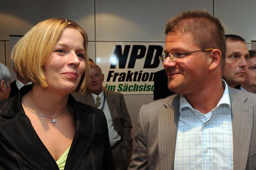 Das rechtsextreme Vorzeigepaar: Jasmin und Holger Apfel am Abend der sächsischen Landtagswahl 2009, als die NPD ihren Wiedereinzug ins Parlament schaffte.