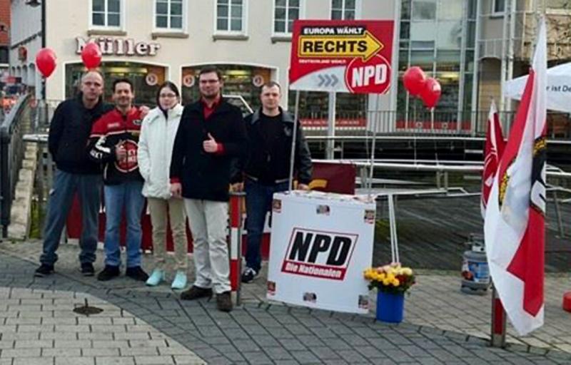 Infostand der NPD am 06.02.2016 beim Sinsheimer „Wächter“