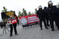 Polizisten vor Demo gegen Asylantenheim: Immer mehr Gewalttaten gegen Ausländer
