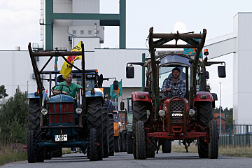 Seit mehr als 30 Jahren immer dabei: die Wendland-Bauern mit ihren Traktoren.