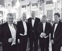 Ewig Gestrige tanzten auch heuer am braunen WKR-Ball: Andreas Mölzer (FPÖ), Andreas Molau (NPD), Patrik Brinkmann (KES) und Matthias Faust (Präsident der DVU).