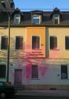 Mit Farbe attackiert: NPD-Bundeszentrale in Köpenick 