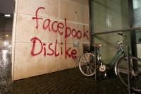  In diesem Hamburger Bürogebäude sitzt Facebook. Den unbekannten Angreifern gefällt das offensichtlich ganz und gar nicht. 