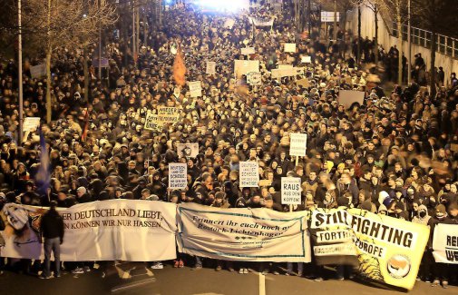 Als am 12. Januar 2015 die islamfeindliche Legida-Bewegung mit 4800 Teilnehmern die erste große Kundgebung in Leipzig aufzog. Zum harten Kern der Gegendemonstranten gehörte auch der schwarze Block der linksautonomen Szene aus Connewitz. 