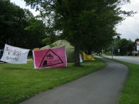 Protest-Camp vor der Kaserne