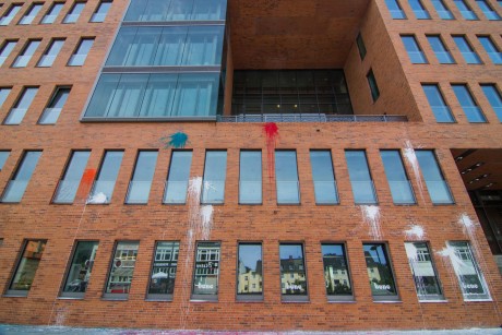 Attacke auf Bürogebäude von ThyssenKrupp Industrial Solutions AG