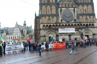 Demonstration vor dem Bremer Dom