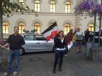 Kundgebung des "Bündnis Saar" am 17. September 2016 in Saarbrücken mit Markus Mang und Jacqueline Süßdorf. Im Hintergrund mit Tarnhose: Mirko Lüer.