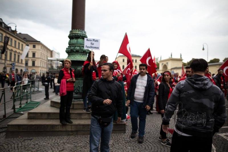 Sarigöz bei Bozkurt-Demo in München