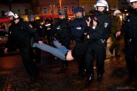 Polizei greift Demonstrant_innen an und provoziert Festnahmen