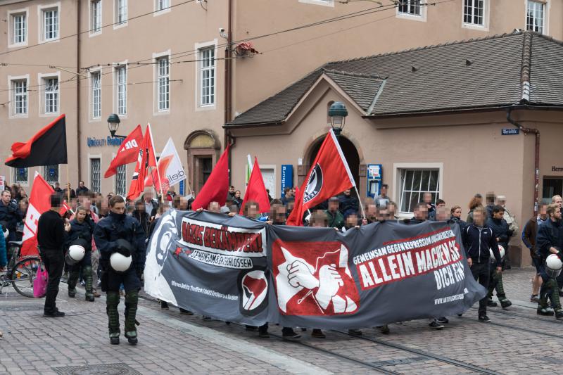 Antirep-Demo in der Bertoldstraße