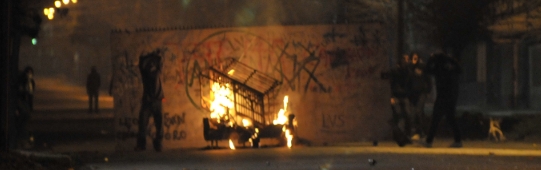 Eine Barrikade in der población Lo Hermida.