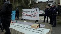 Aktivisten haben am 5. Dezember 2014 die Zentrale des Flüchtlingsheimbetreibers European Homecare in Essen besetzt.