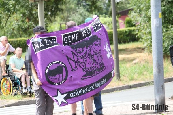 Spontaner Protest von Antifaschist_innen direkt an der Kundgebung von Pro NRW