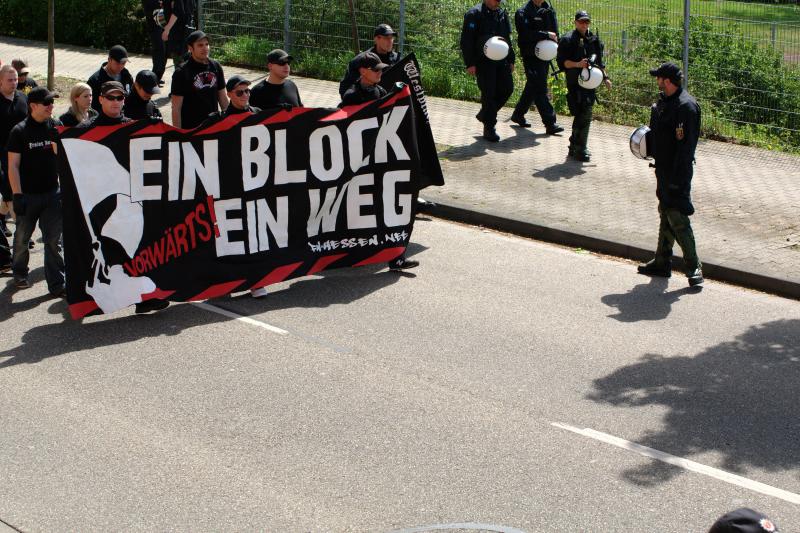 Nazis am 1. Mai 2012 in Speyer - 40