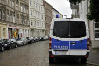Soziales Zentrum Magdeburg von der Polizei seit den frühen Morgenstunden belagert