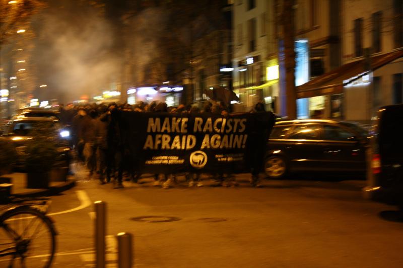 Sponti "Make Racists Afraid Again" durch Frankfurt Bornheim 3