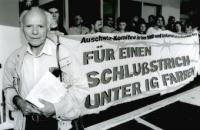 Gingold in Frankfurt/Main beim Protest gegen den IG Farben-Konzern