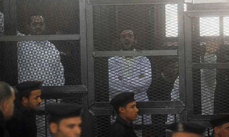 Ahmed Douma und Mohamed Adel während des Prozesses gegen sie im Dezember