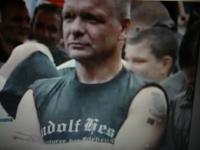 Schätz mit Rudolf-Hess-Shirt in einer "historischen" Fernsehaufnahme